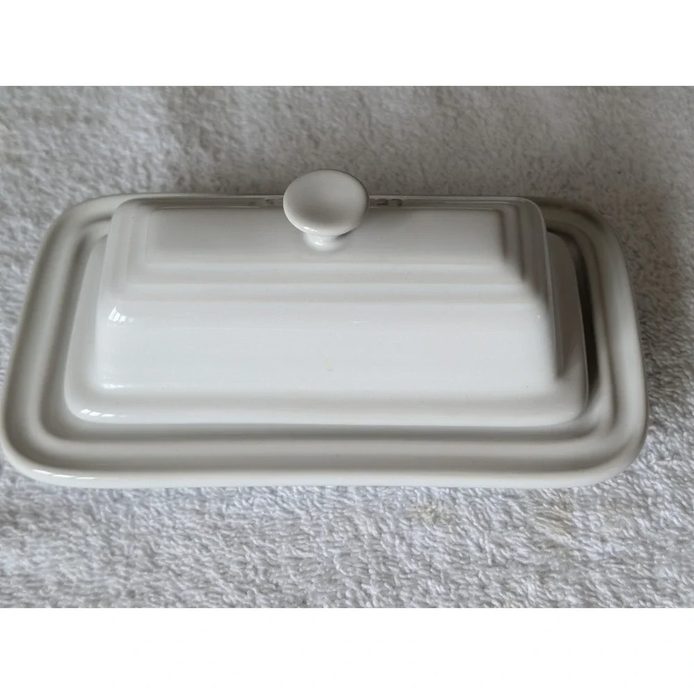Le Creuset Stoneware 1/4 Lb Stick Butter Dish With Knob Lid Cotton White CHIP